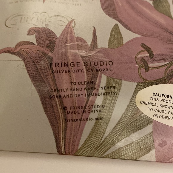 Small “Winter Botanical” Dish - Picture 6 of 8